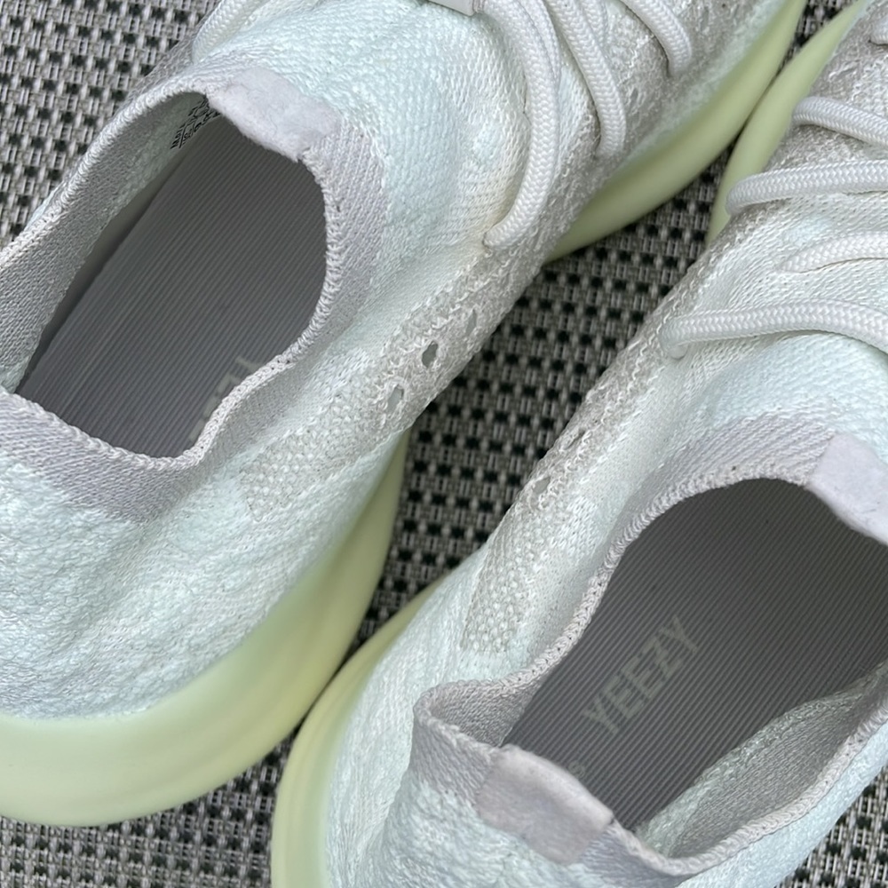 adidas Yeezy Boost 380 'Calcite Glow’ size 9 - Picture 6 of 8